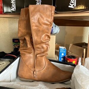 Women's Tan Boots
